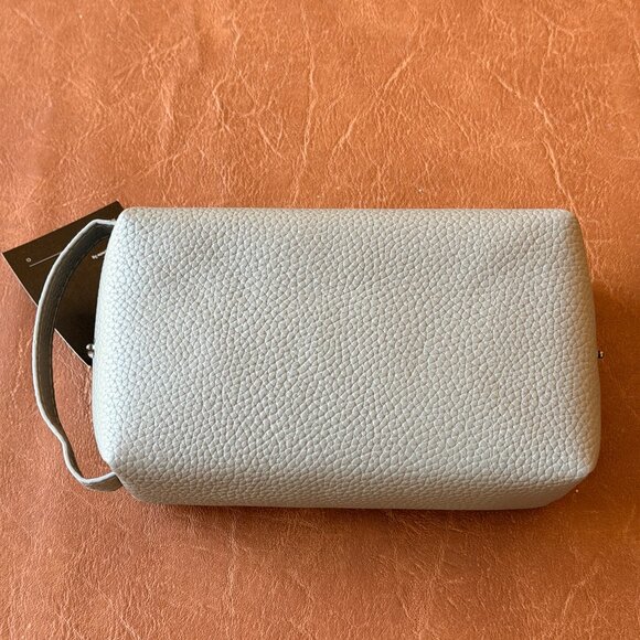 The United Airlines Therabody Polaris Business Class Amenity Kit - Picture 14 of 14